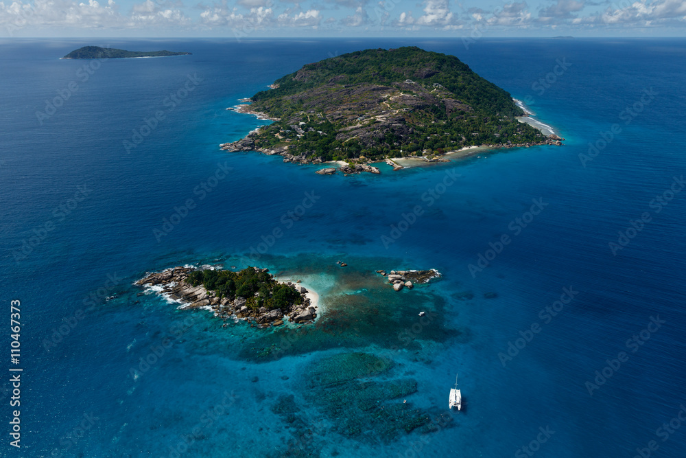 Seychelles, vue aériennes des  îles Cocos et Félicité