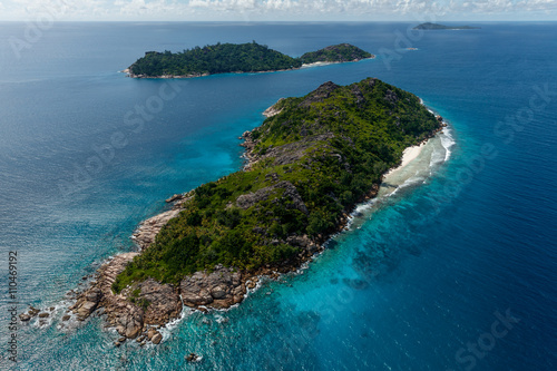 Seychelles, vue aérienne des îles grande et petite soeur