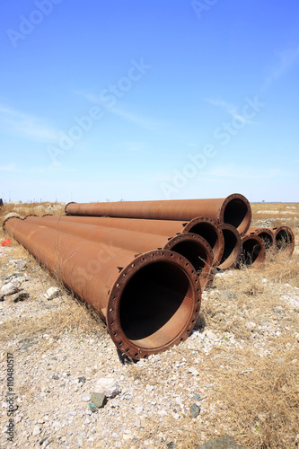 The rusty iron pipe