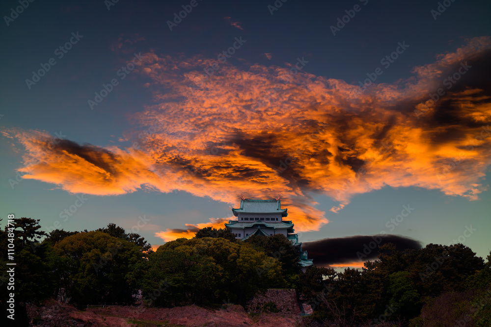 Fototapeta premium 名古屋城 夕日 名古屋市