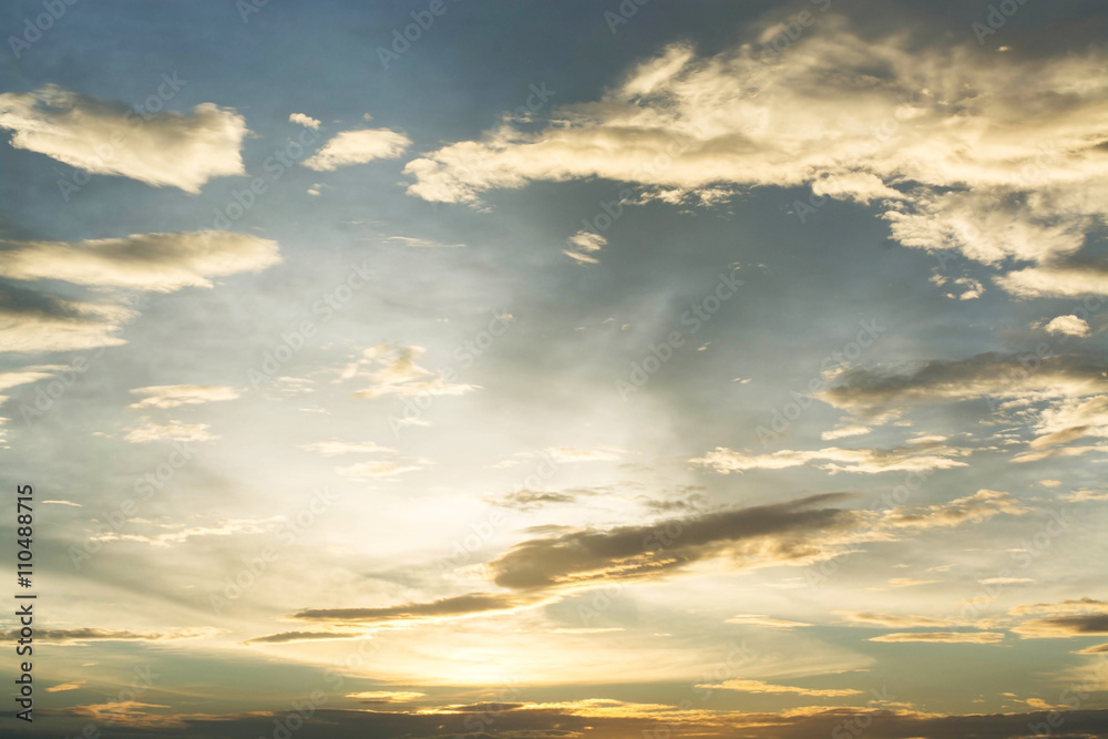 Fototapeta premium Beautiful sky with clouds background