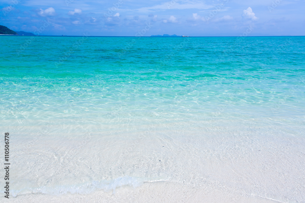Fototapeta premium beach and tropical sea
