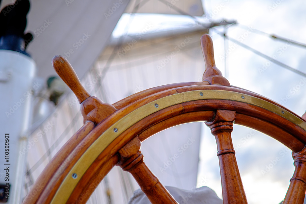 Fototapeta premium Norwegen, Nordsee, Tall Ship Race, Großsegler vor Kristiansand