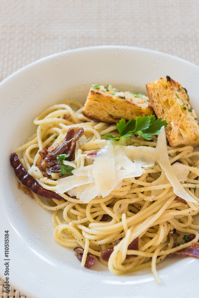 Spaghetti Carbonara with bacon and cheese Spaghetti Carbonara with bacon and cheese