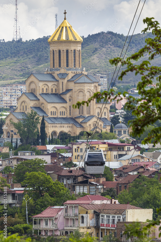 Obraz premium View of the Holy Trinity Cathedral Tsminda Sameba in Tbilisi, Georgia.