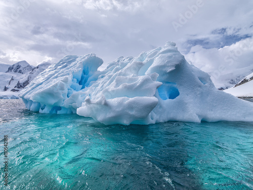 iceberg landscapes antarctica