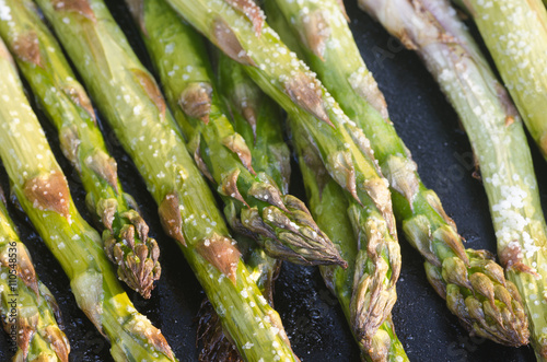 green baked asparagus
