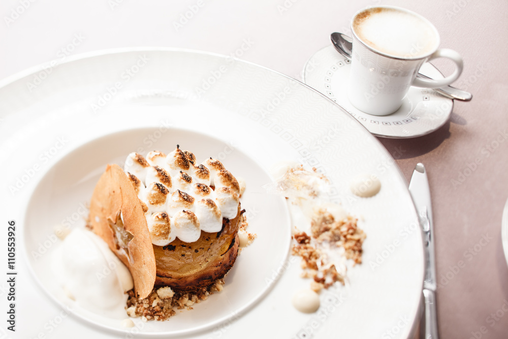 apple cake with meringue