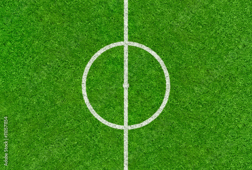Fußballspielfeld mit Mittelkreis