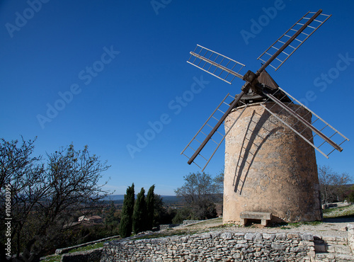 Принти на полотні Moulin à vent de Saint Saturnin Lès Apt - Vaucluse