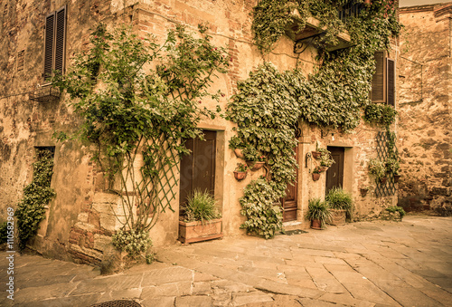 Fototapeta Naklejka Na Ścianę i Meble -  Beautiful street of Montisi, Tuscany