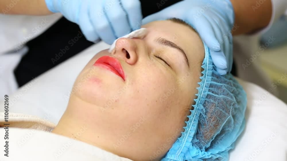 Cosmetic treatment with injection in a clinic Cosmetic treatment with injection in a clinic