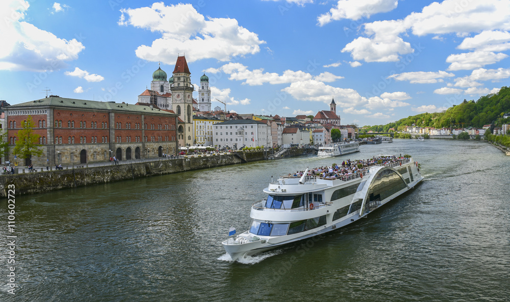 Dreiflüssestadt PASSAU - mit dem Schiff rund um Passau - Donau-Inn-Metropole