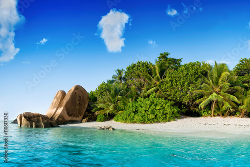 paradise on earth : anse source d'argent beach on la digue islan