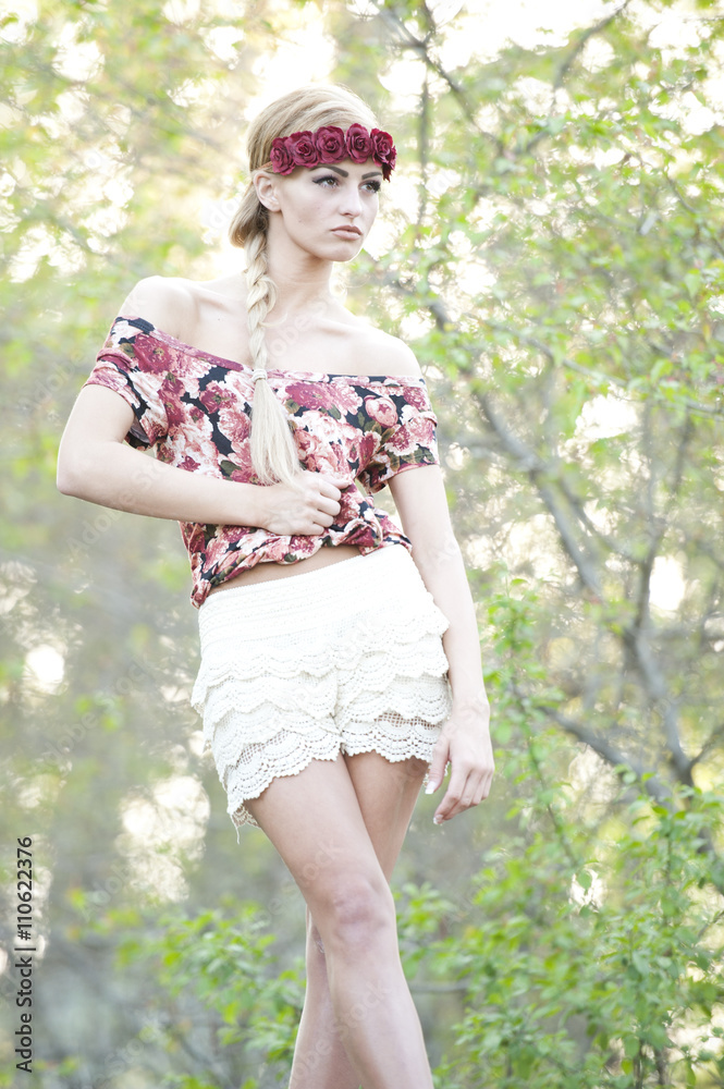 Naklejka premium Gorgeous Blonde in Red Flower Crown