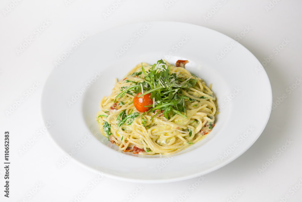 Pasta with arugula and parmesan