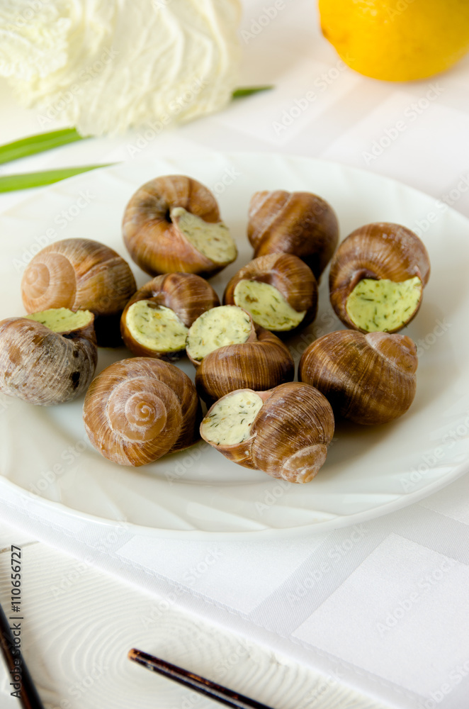 snail round plate white napkin snail round plate white napkin