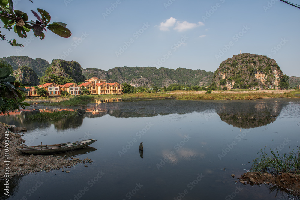Fototapeta premium Hoa Lu on a Sunny Day