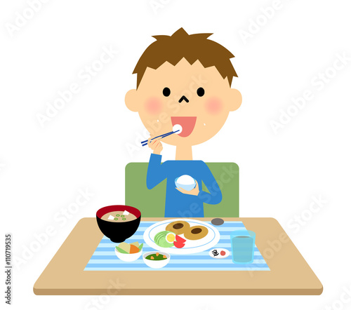 ご飯を食べる男の子