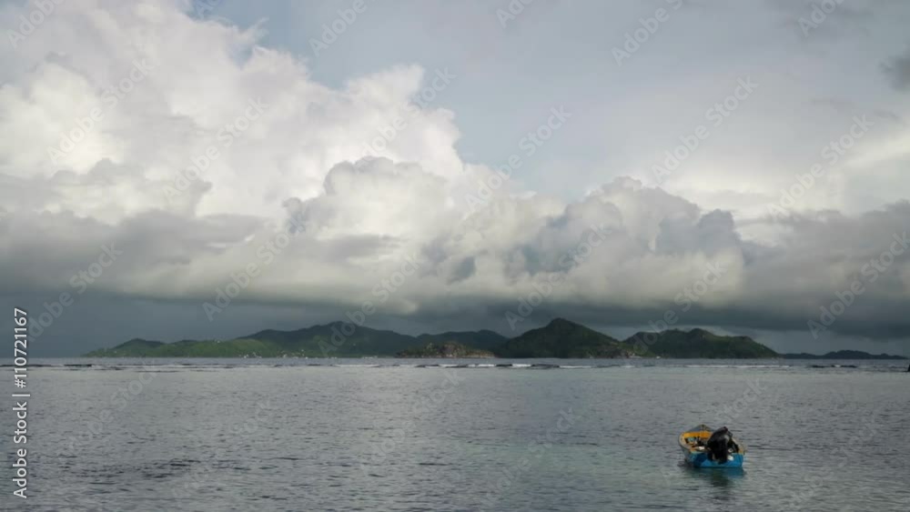 Vidéo, son, Seychelles, l'île de Pralin vue de la Digue