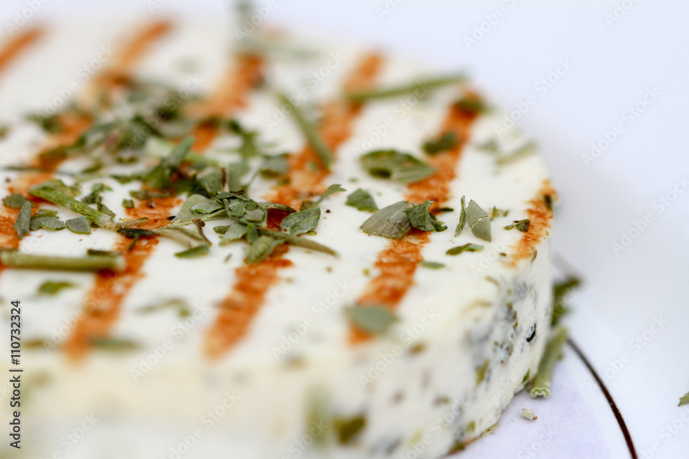 Halloumi Käse gegrillt mit Kräutern Halloumi Käse gegrillt mit Kräutern