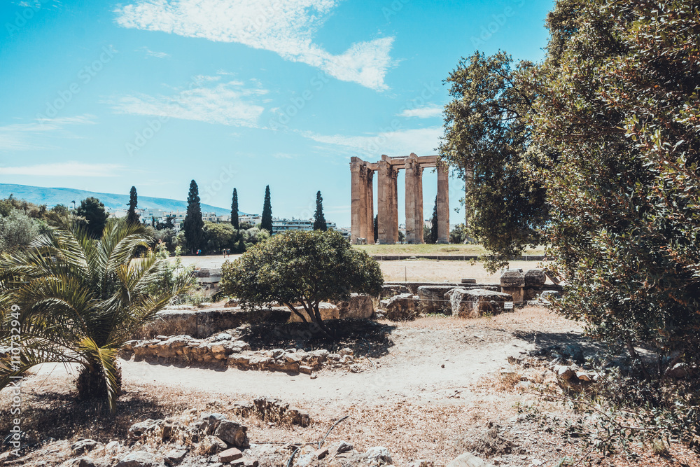Ancient Ruins of Temple of Zeus on Sunny Day - obrazy, fototapety, plakaty 
