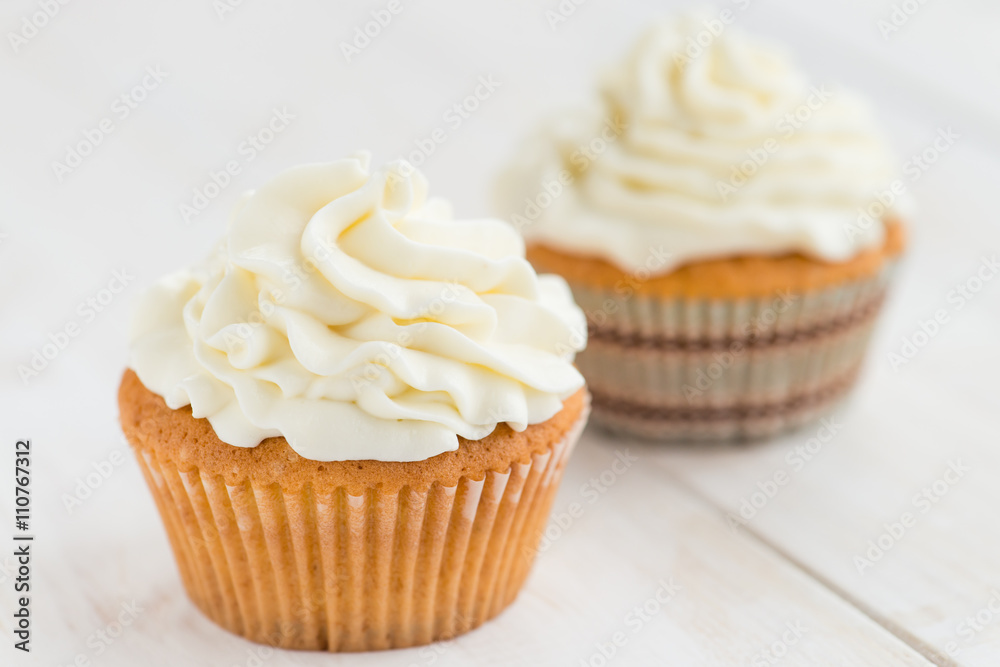 cupcakes close-up, shallow depth of field cupcakes close-up, shallow depth of field