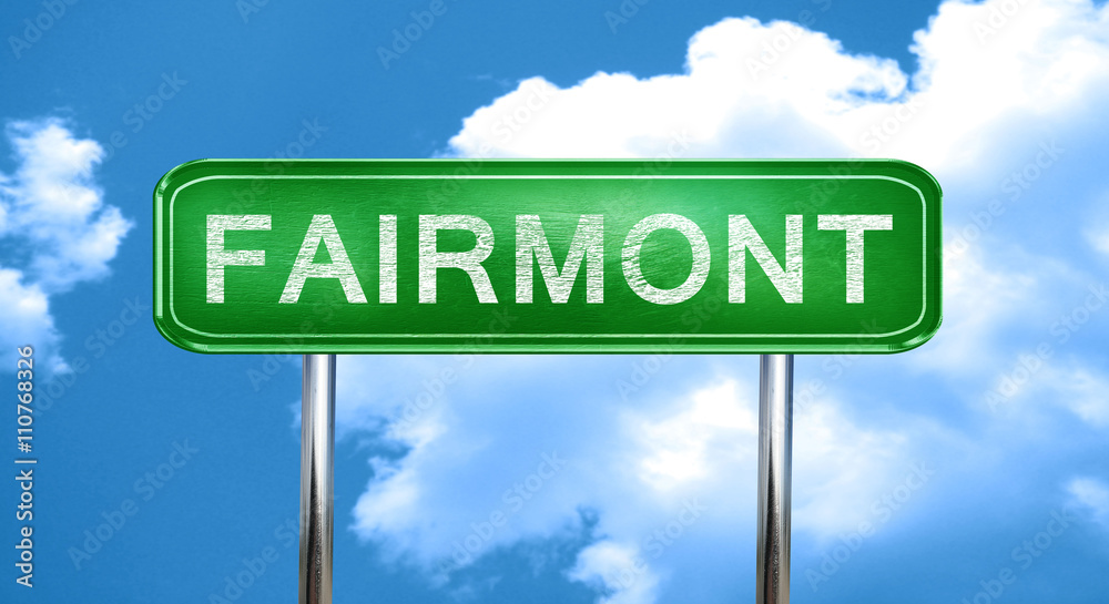 Obraz premium fairmont vintage green road sign with highlights