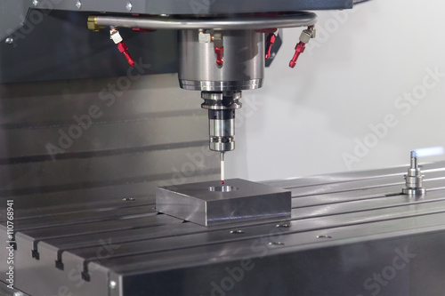 CNC milling machine working, Metalwork set up process