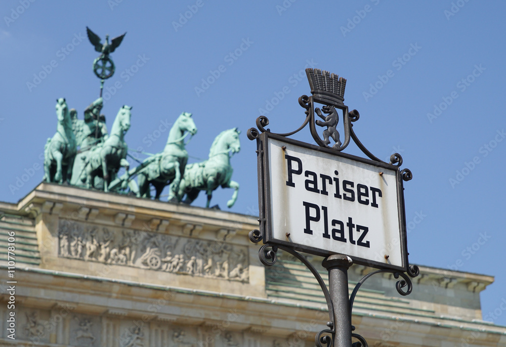 Fototapeta premium Pariser Platz mit Brandenburger Tor, Berlin, Deutschland