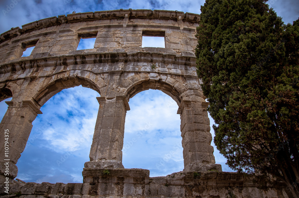 roman stone arch detail
