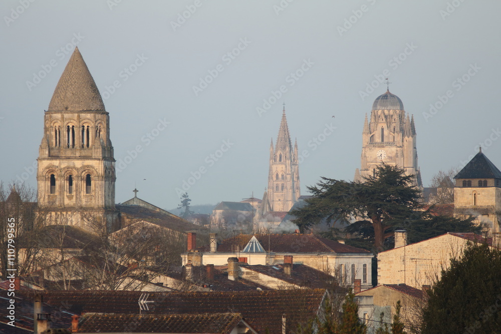 Ville de Saintes, Charente Maritime : L'Abbaye-aux-Dames, Basilique Saint-Eutrope, Cathédrale Saint-Pierre