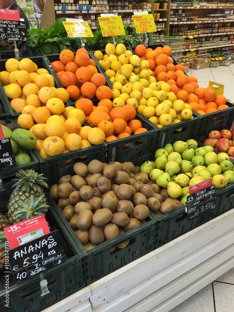 frutta e verdura ortaggi cibo negozio fruttivendolo
