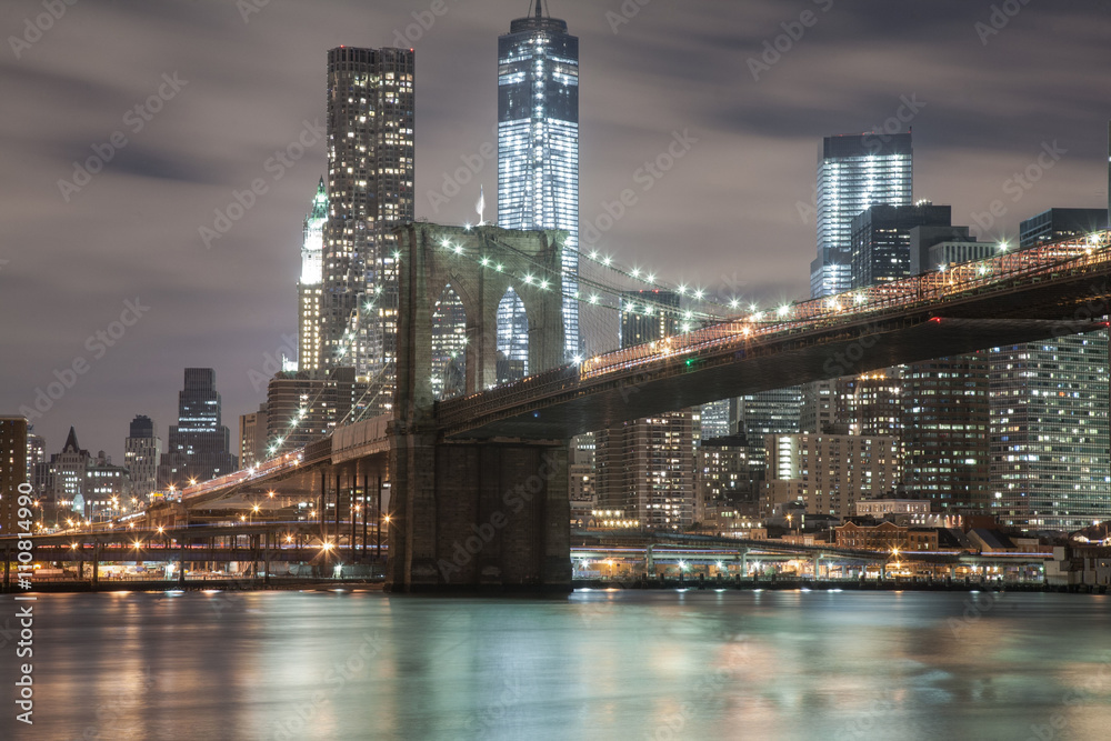 Brooklyn bridge at night in New York