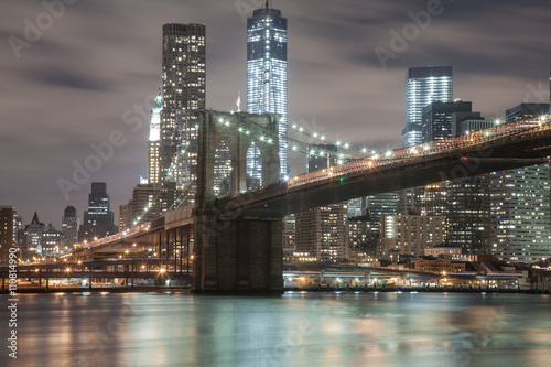 Brooklyn bridge at night in New York © Fotolia Premium