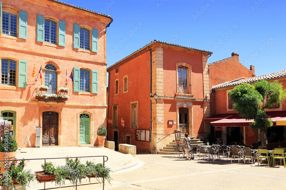 Place d'un village provençal