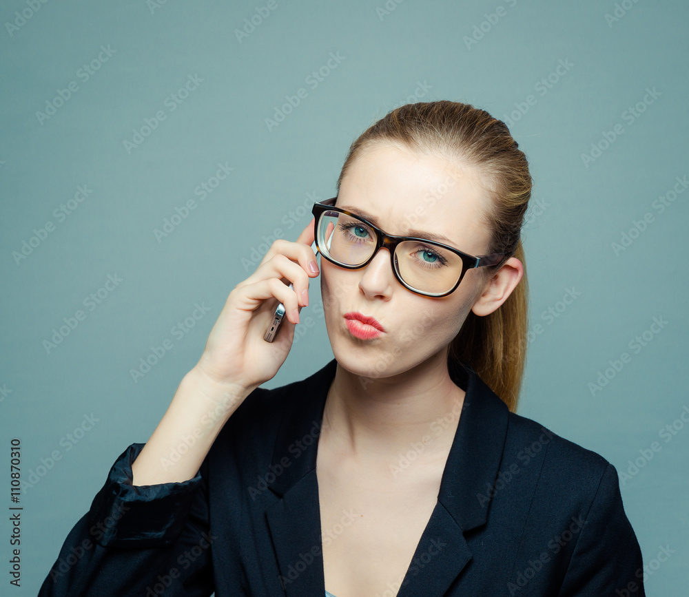 Frau telefoniert Frau telefoniert