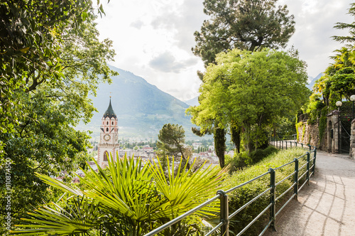 Meran, Stadt, Altstadt, St. Nikolaus, Kirche, Tappeiner Promenade, Spazierweg, Wanderweg, Vinschgau, Südtirol, Italien, Frühling, Sommer