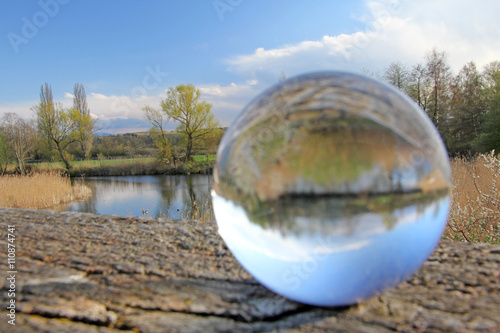 kristallkugel neuenburgersee schweiz 