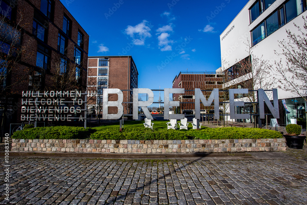 Wunschmotiv: Schriftzug "Bremen" in der Überseestadt von Bremen #110883740
