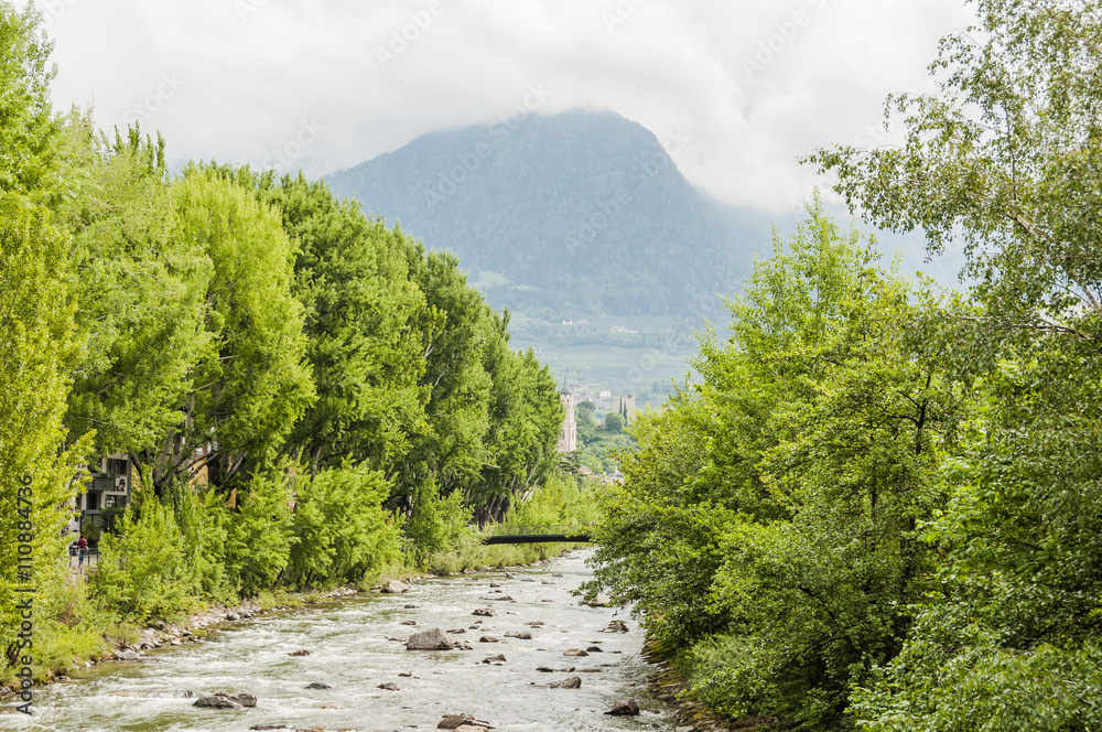 Meran, Stadt, Altstadt, Passer, Passerpromenade, Fluss, St. Nikolaus, Kirche, Uferweg, Wanderferien, Frühling, Vinschgau, Etschtal, Südtirol, Italien Meran, Stadt, Altstadt, Passer, Passerpromenade, Fluss, St. Nikolaus, Kirche, Uferweg, Wanderferien, Frühling, Vinschgau, Etschtal, Südtirol, Italien
