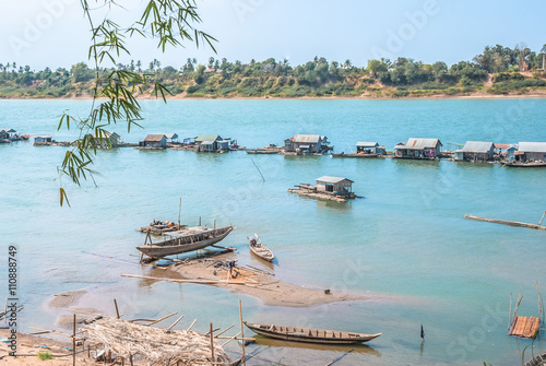 Fényképezés A floating village in Cambodia