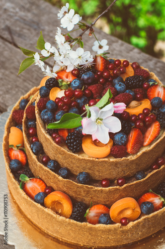Cheesecake with fruits and berries