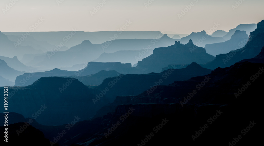 Fototapeta premium Almost blue Grand Canyon panorama before sunset