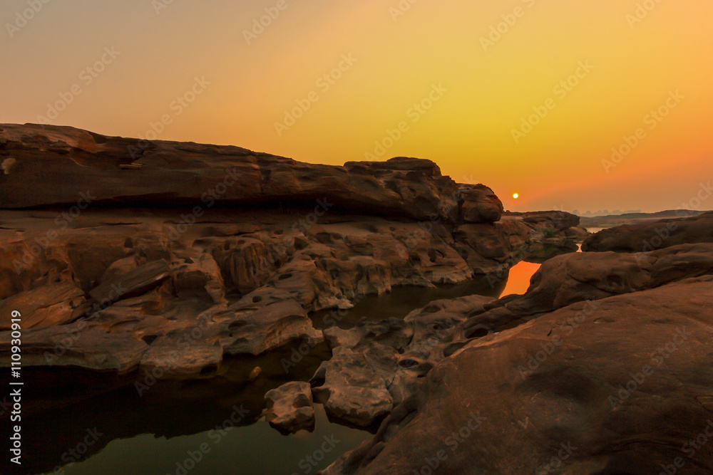 Sunrise at the lake in Sam Phan Bok / Grand Canyon of Thailand