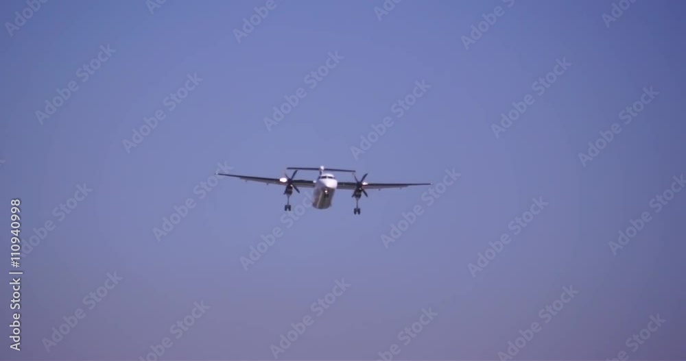 大阪国際空港32l滑走路へプロペラ機着陸 大阪国際空港32l滑走路へプロペラ機着陸