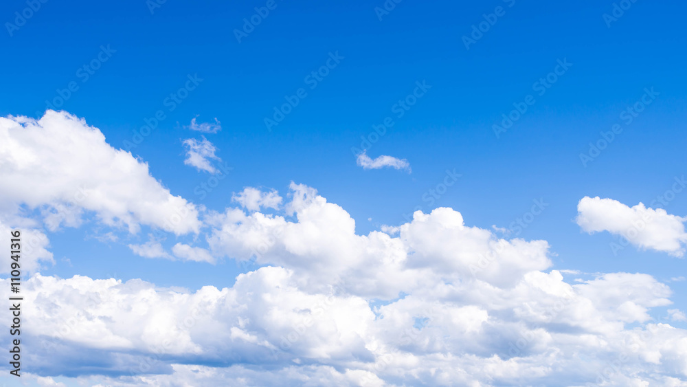 Fototapeta premium blue sky and clouds