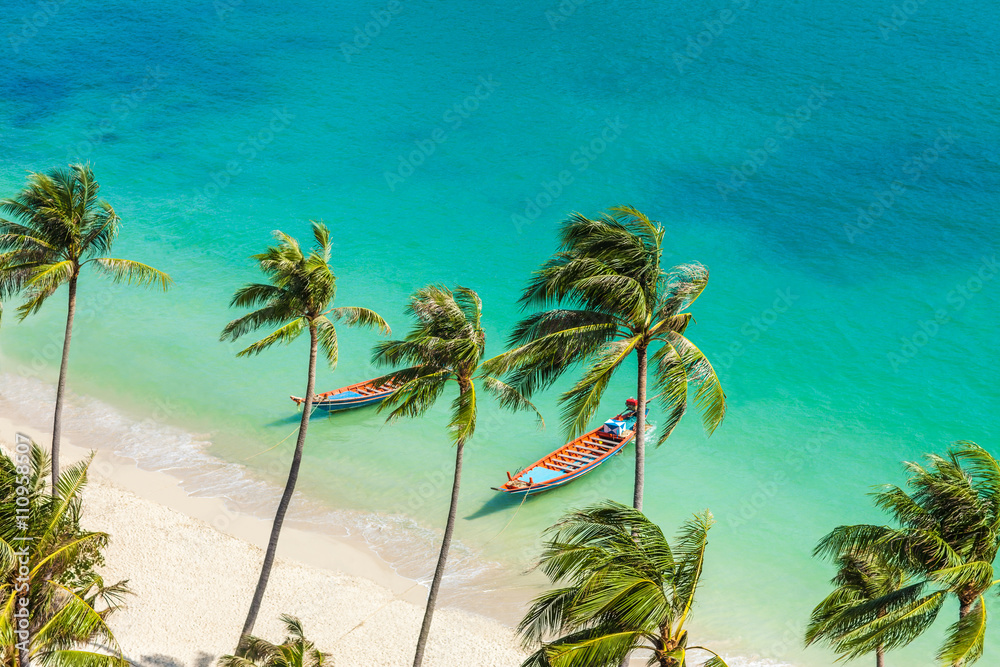 Obraz premium Paradise beach on tropical island. Ang Thong National Marine Par