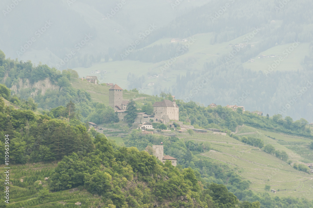 Algund, Waalweg, Algunder Waalweg, Schloss, Tirol, Dorf Tirol, Wanderweg, Herbst, Herbstwanderung, Vinschgau, Südtirol, Italien