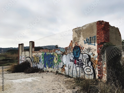 Bild auf Leinwand abandoned house